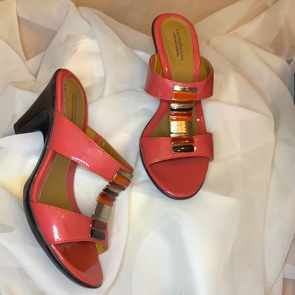 Sandals with heels